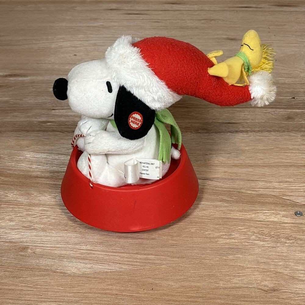 Peanuts 2012 Musical Sledding Snoopy In Dog Dish Hallmark Motion Plush Woodstock